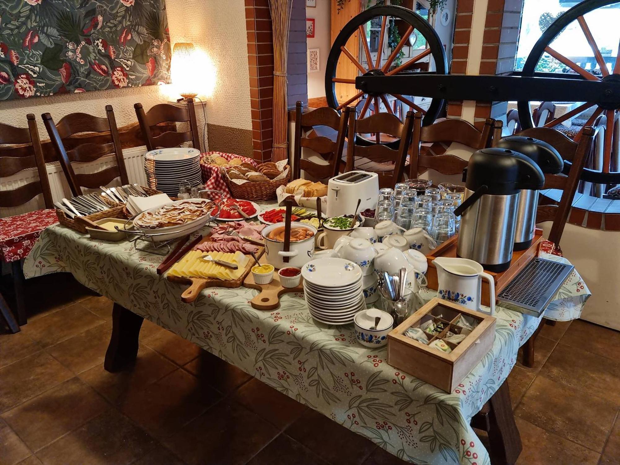 Gosciniec Skolimowka Restauracja I Pokoje Ze Sniadaniem Na Kaszubach 切米诺 外观 照片